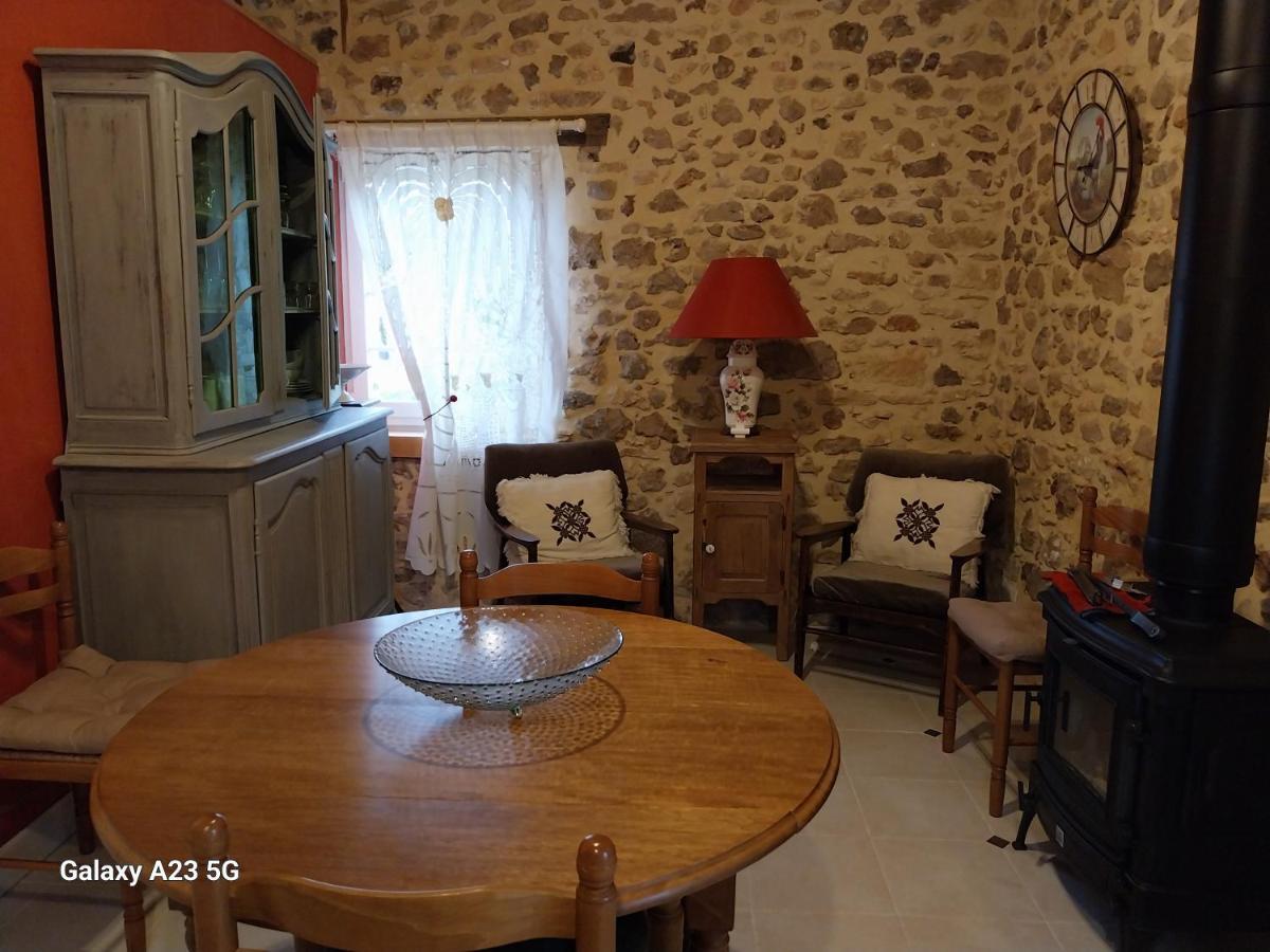 Le Petit Chapitre Apartment Belves Exterior photo