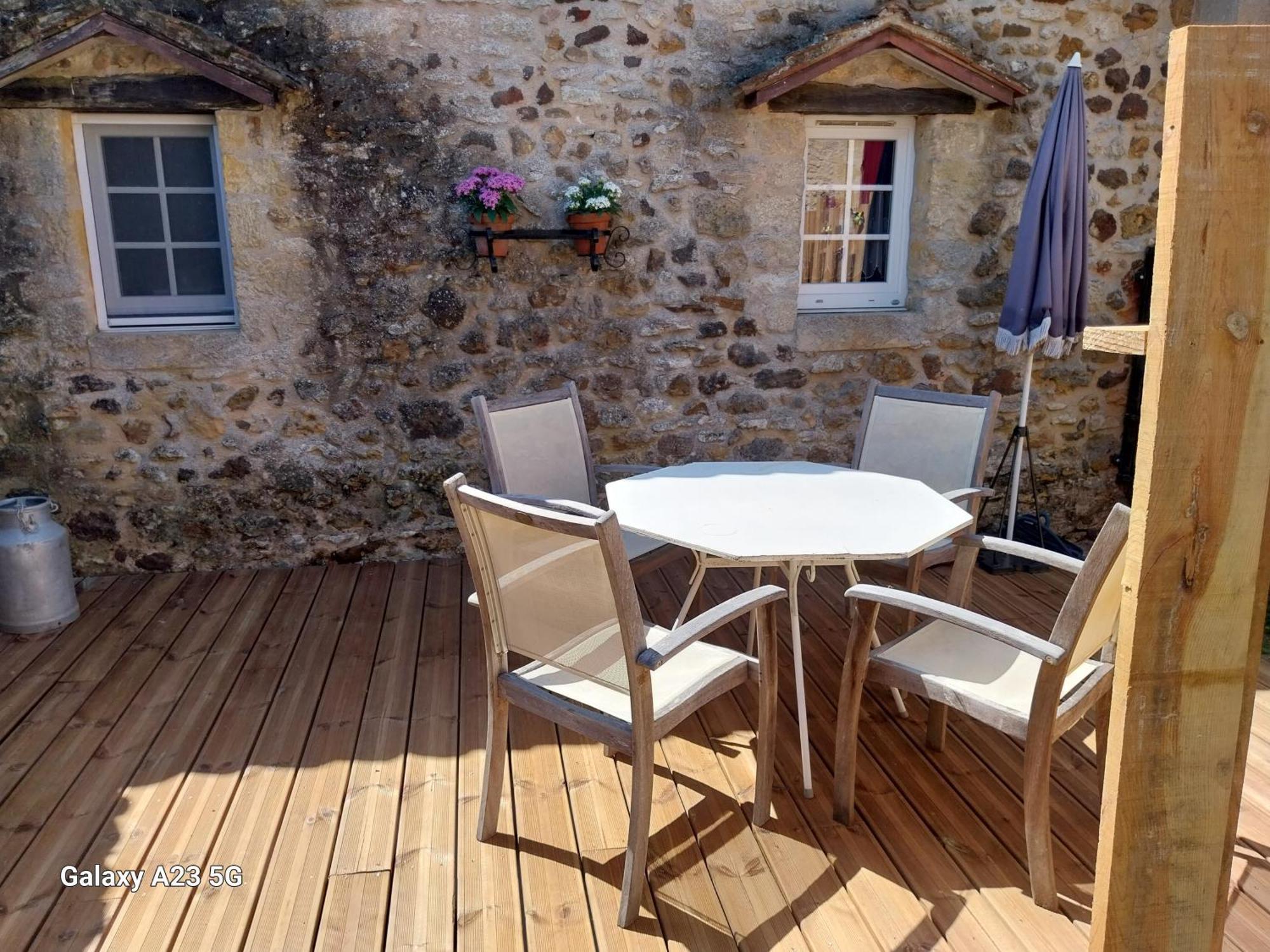 Le Petit Chapitre Apartment Belves Exterior photo