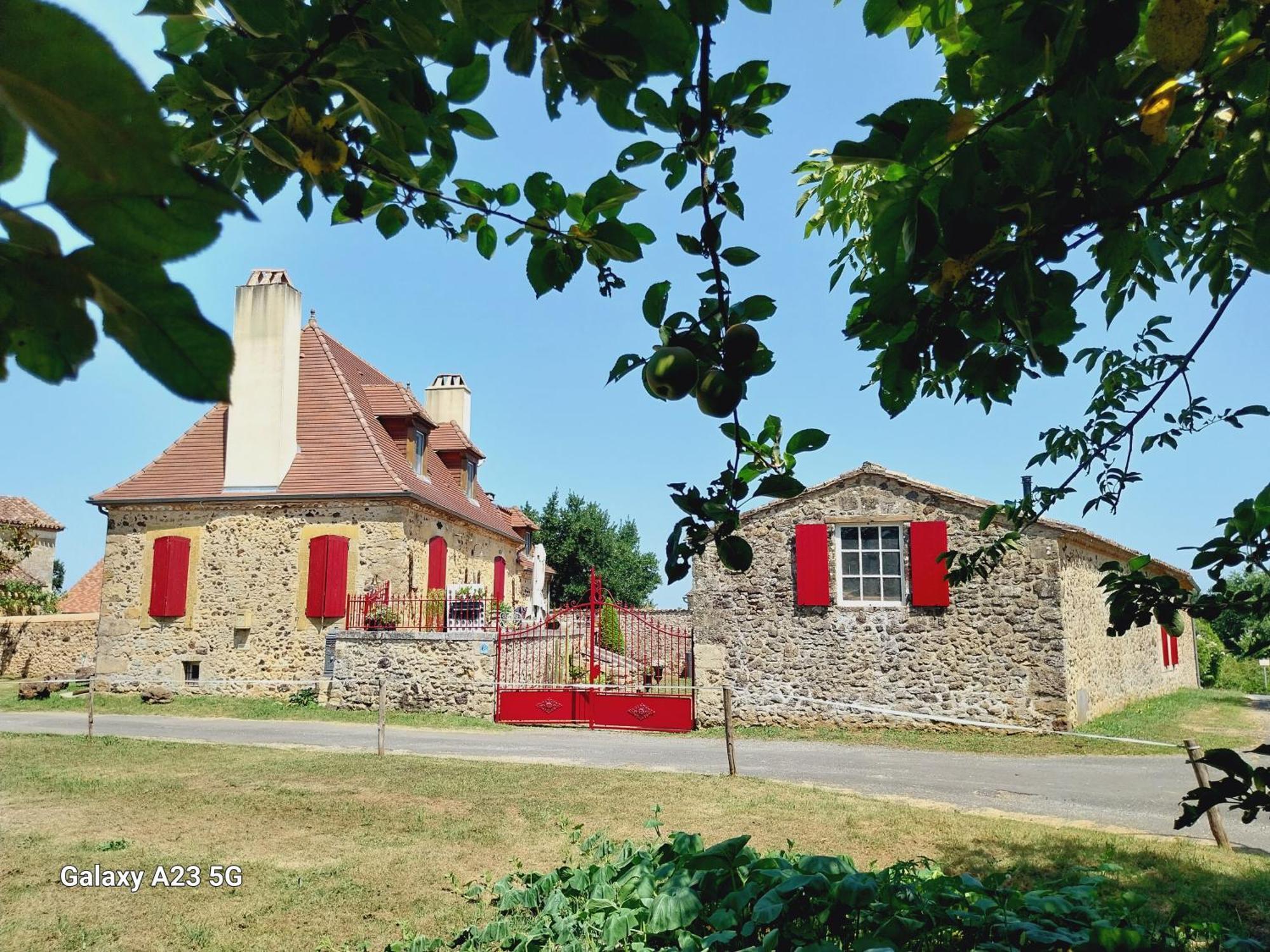 Le Petit Chapitre Apartment Belves Exterior photo